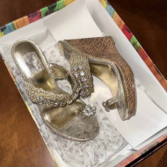 gold woven rhinestone wedges - Picture 4 of 6